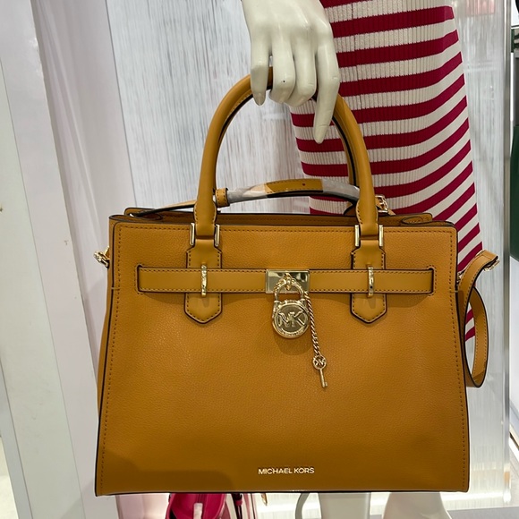 MICHAEL KORS HAMILTON MEDIUM SATCHEL
COLOR: Cider
NWT - Picture 14 of 16
